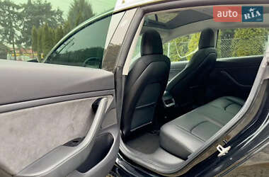 Седан Tesla Model 3 2019 в 
