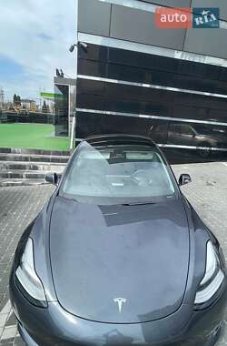 Седан Tesla Model 3 2020 в Львові