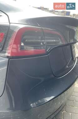 Седан Tesla Model 3 2020 в Львові