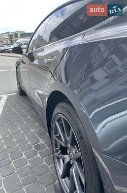 Седан Tesla Model 3 2020 в Львові