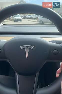 Седан Tesla Model 3 2020 в Львові