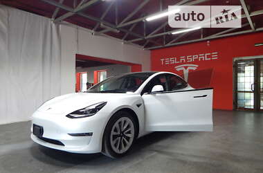 Седан Tesla Model 3 2021 в Вышгороде