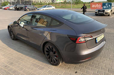 Седан Tesla Model 3 2021 в 