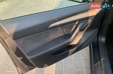 Седан Tesla Model 3 2021 в 