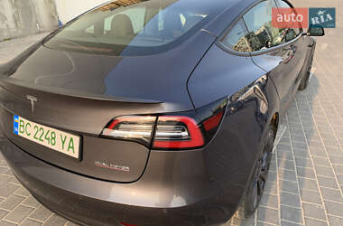 Седан Tesla Model 3 2021 в 