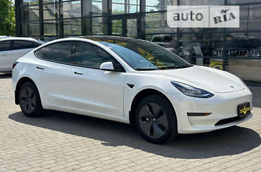 TESLA MODEL 3 2021