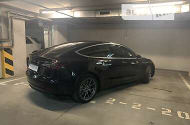 Седан Tesla Model 3 2020 в 