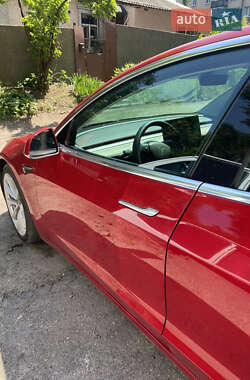 Седан Tesla Model 3 2020 в 
