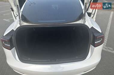 Седан Tesla Model 3 2020 в Шепетівці