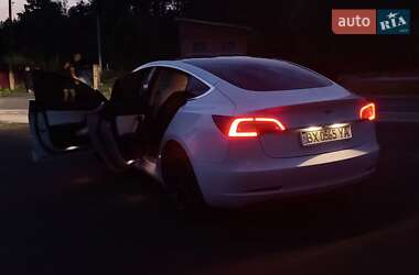 Седан Tesla Model 3 2020 в Шепетівці