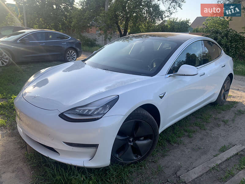 Седан Tesla Model 3 2020 в Харкові