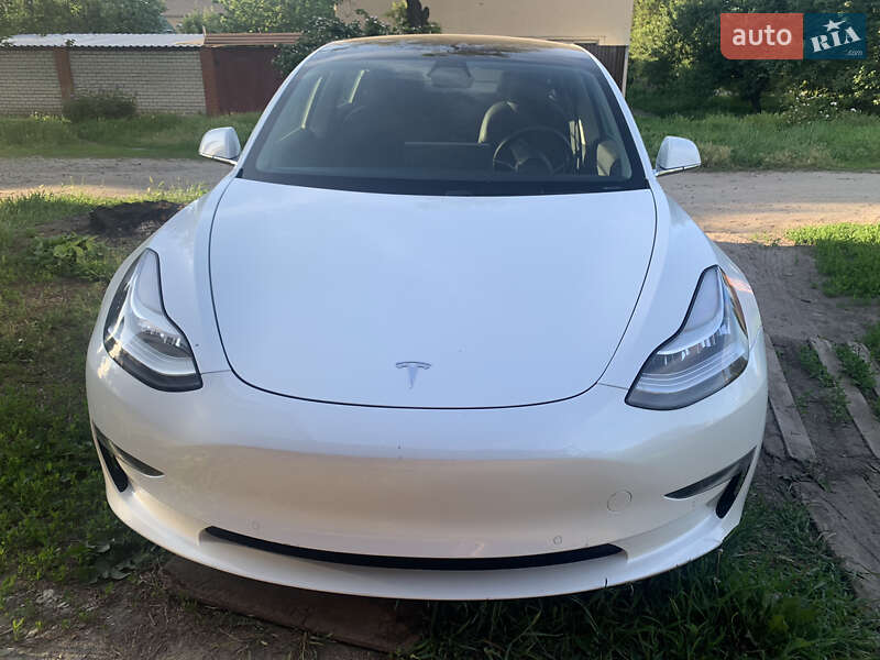 Седан Tesla Model 3 2020 в Харкові