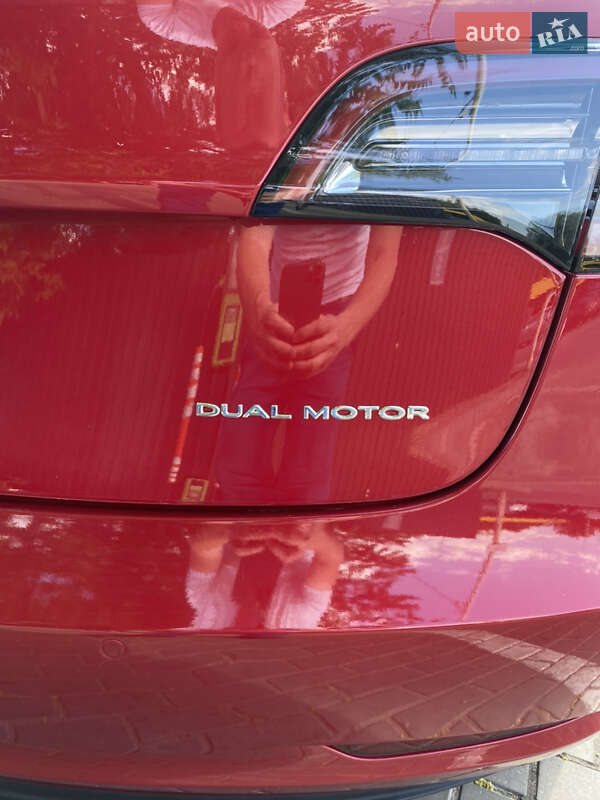 Седан Tesla Model 3 2020 в Дніпрі