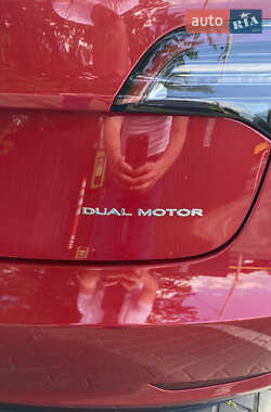 Седан Tesla Model 3 2020 в 