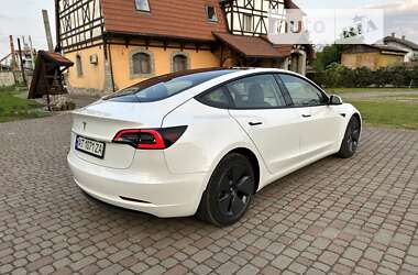 Седан Tesla Model 3 2021 в 