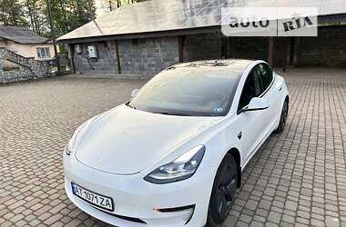 Седан Tesla Model 3 2021 в 