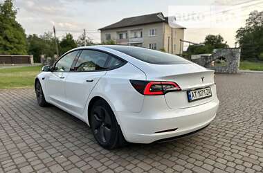 Седан Tesla Model 3 2021 в Калуше