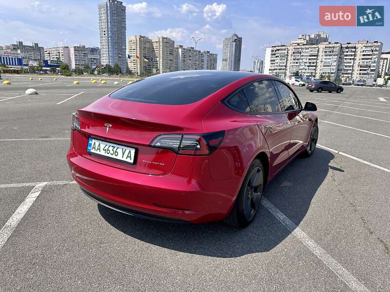 Седан Tesla Model 3 2021 в Киеве