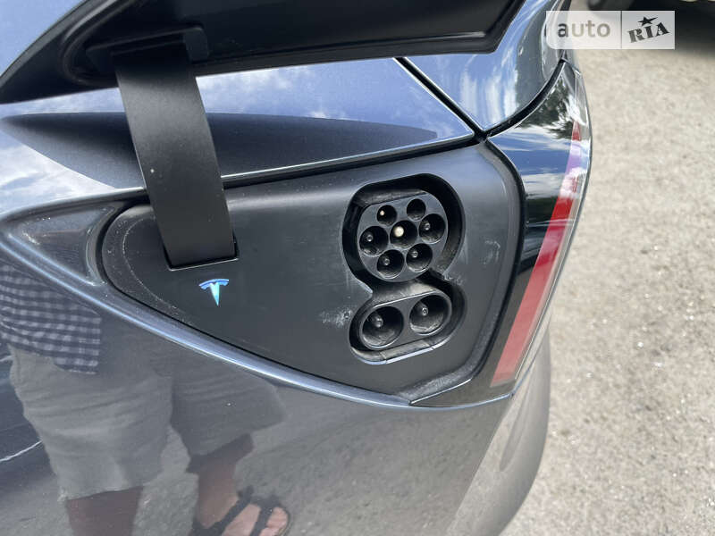 Седан Tesla Model 3 2019 в Тернополі