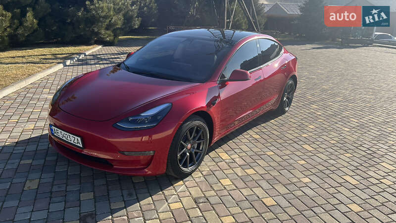 Седан Tesla Model 3 2022 в Днепре