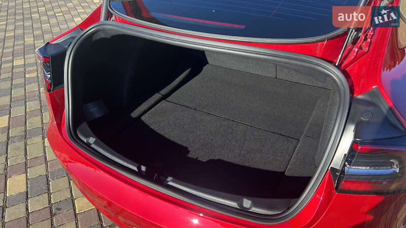 Седан Tesla Model 3 2022 в Днепре