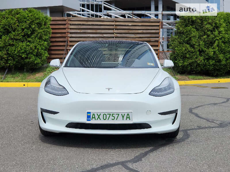 Седан Tesla Model 3 2019 в Києві
