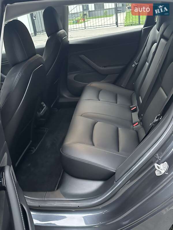 Седан Tesla Model 3 2018 в Києві