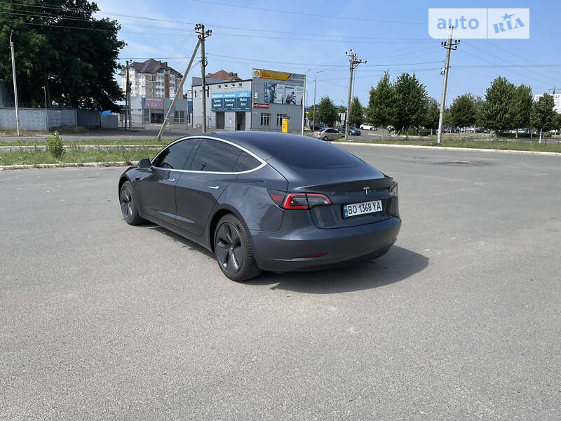 Седан Tesla Model 3 2018 в Буче
