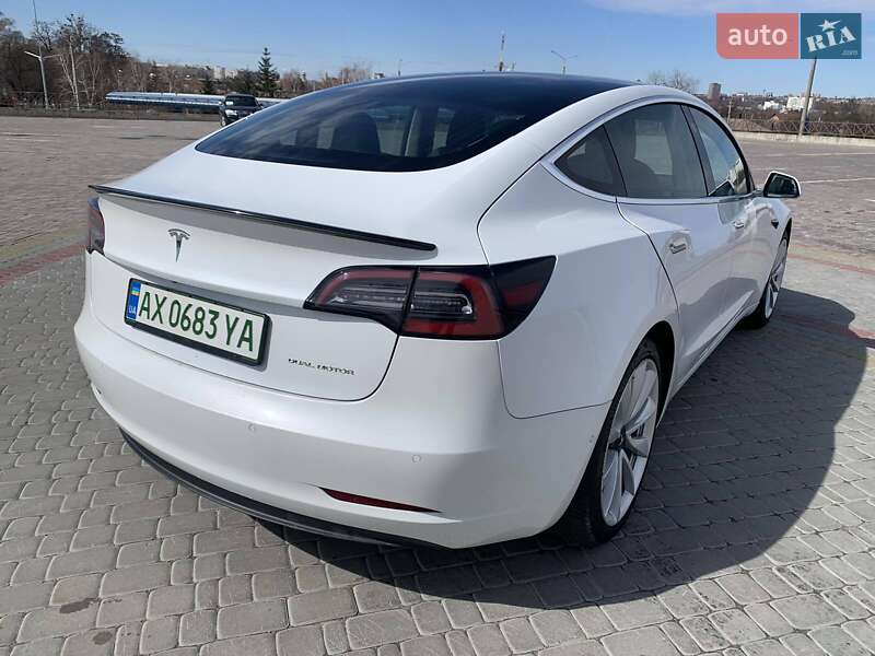 Седан Tesla Model 3 2019 в Харькове