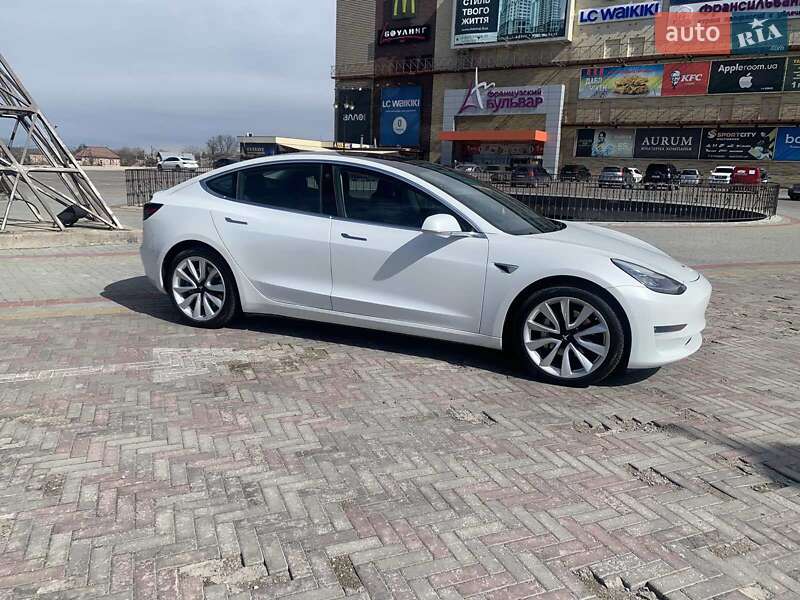 Седан Tesla Model 3 2019 в Харькове