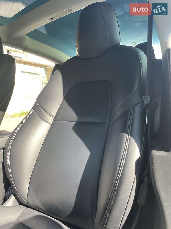 Седан Tesla Model 3 2018 в Киеве