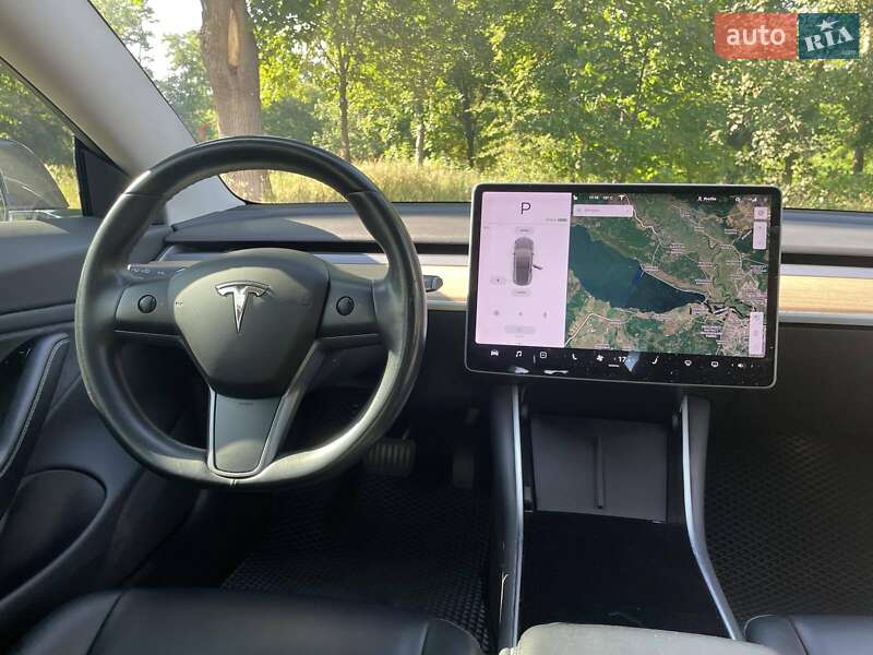 Седан Tesla Model 3 2018 в Киеве