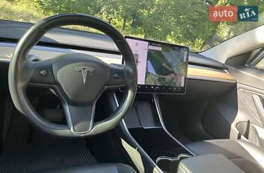 Седан Tesla Model 3 2018 в Киеве