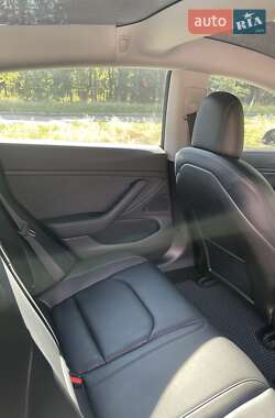 Седан Tesla Model 3 2018 в 