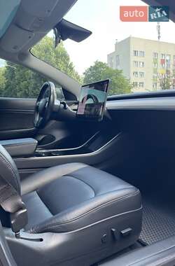 Седан Tesla Model 3 2018 в 