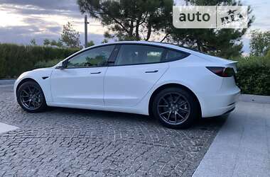 Седан Tesla Model 3 2022 в Киеве