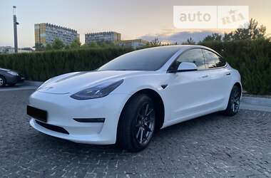 Седан Tesla Model 3 2022 в Киеве