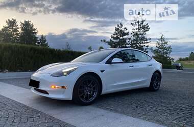 Седан Tesla Model 3 2022 в Киеве