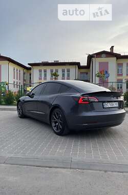Седан Tesla Model 3 2021 в Львові