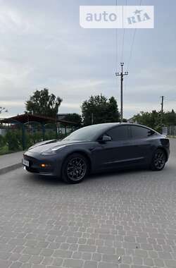 Седан Tesla Model 3 2021 в Львові