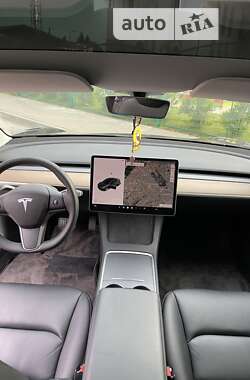Седан Tesla Model 3 2021 в Львові
