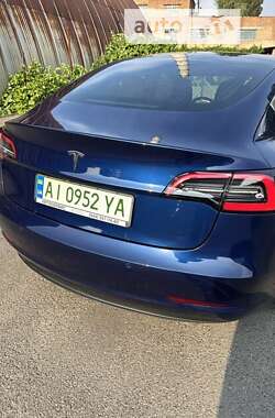 Седан Tesla Model 3 2019 в Киеве