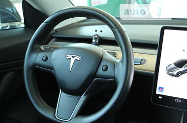 Седан Tesla Model 3 2019 в Стрию