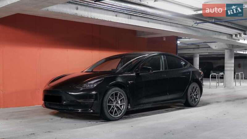 Седан Tesla Model 3 2018 в Киеве