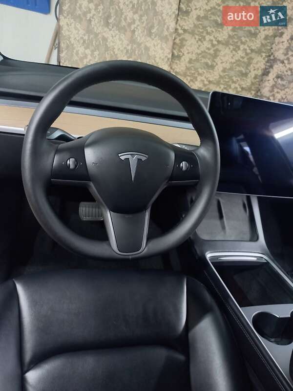 Седан Tesla Model 3 2022 в Староконстантинове