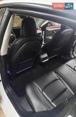 Седан Tesla Model 3 2022 в Старокостянтинові