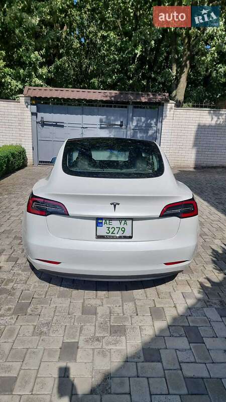 Седан Tesla Model 3 2021 в Дніпрі
