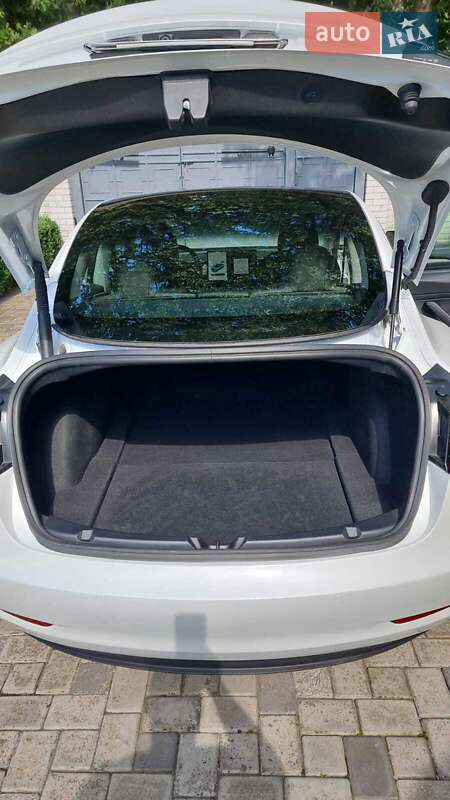 Седан Tesla Model 3 2021 в Дніпрі