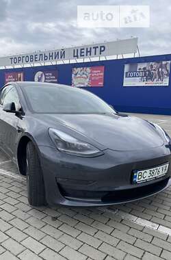 Седан Tesla Model 3 2021 в Нововолынске