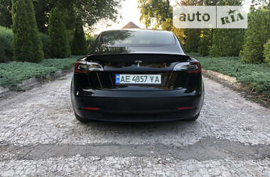 Седан Tesla Model 3 2022 в Дніпрі